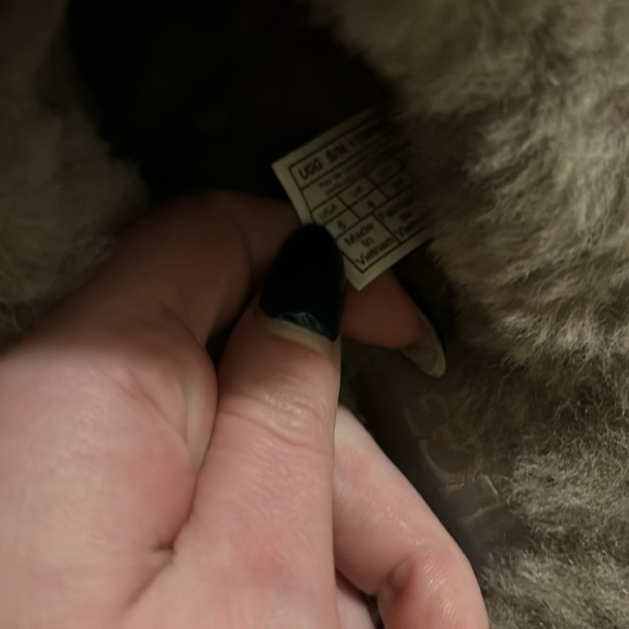 New without box Ugg alpine slippers size 6 - Picture 2 of 3